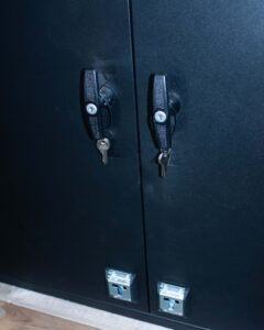 Coffre fermé avec portes – Image 8