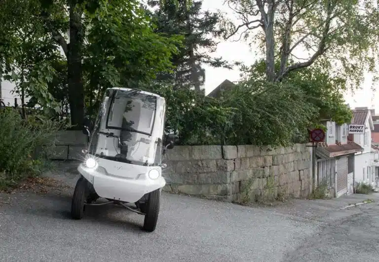 voiturette - golfette - utilitaire électrique Collectivités et sites industriels : les nouveaux usages des utilitaires électriques en location