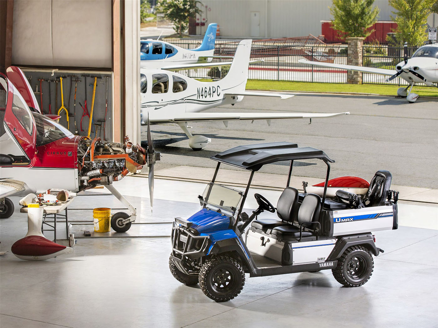 Véhicules utilitaires électriques pour aéroports UMX aeroports