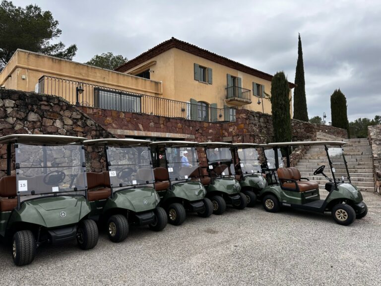 voiturette - golfette - utilitaire électrique Le Golf de Saint Endréol modernise son parc avec 40 voiturettes de golf Yamaha